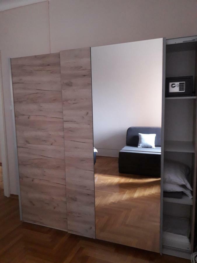 Appartamento Nicola's Novi Sad Esterno foto